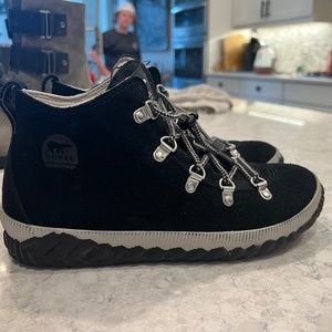 Sorel boys winter boots - big kid size 7
